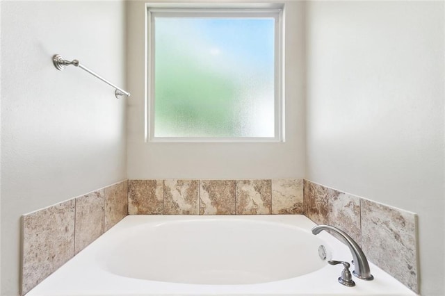 61267 Forest Dr, Lacombe, LA 70445 - bathroom featuring a garden tub