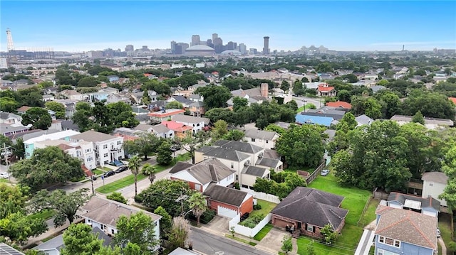 4232 Fontainebleau Dr, New Orleans, LA 70125 - aerial view of residential area featuring skyline