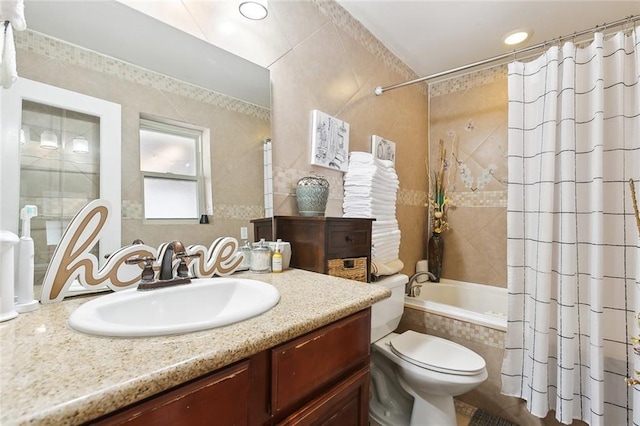 7160 E Renaissance Ct, New Orleans, LA 70128 - bathroom featuring vanity, toilet, recessed lighting, tile walls, and tiled shower / bath combo