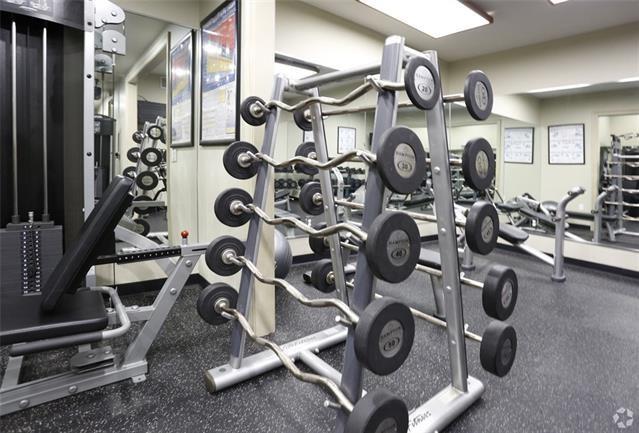 1201 Canal St Unit 416, New Orleans, LA 70112 - view of workout area