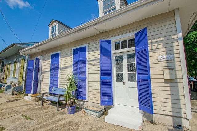 2441 Chartres St, New Orleans, LA 70117 - view of property entrance