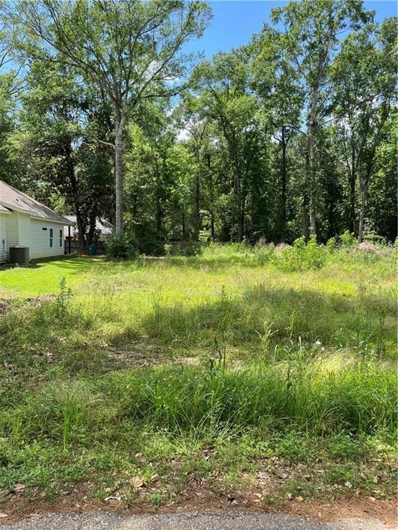 66321 Markham Dr, Lacombe, LA 70445