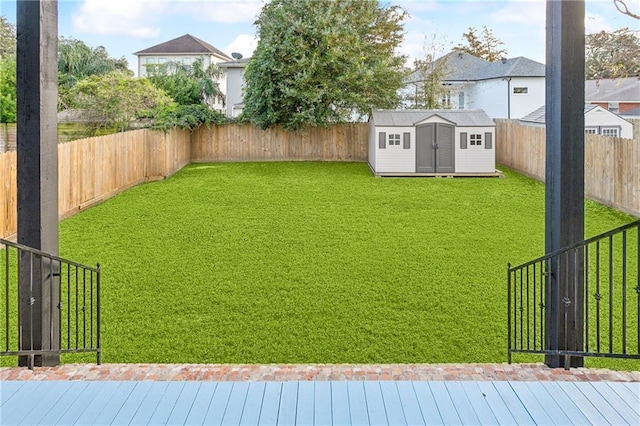 400 40th St, New Orleans, LA 70124 - view of yard featuring a deck