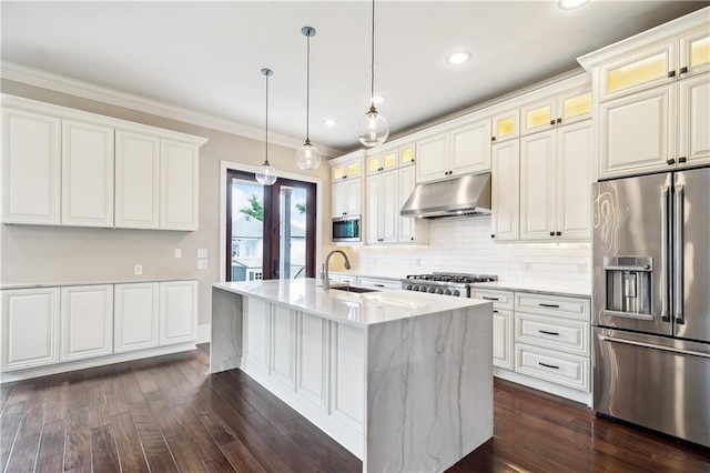 400 40th St, New Orleans, LA 70124 - kitchen with stainless steel appliances, under cabinet range hood, a sink, dark wood finished floors, and crown molding