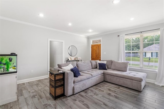 living room with light wood-type flooring, recessed lighting, baseboards, and crown molding