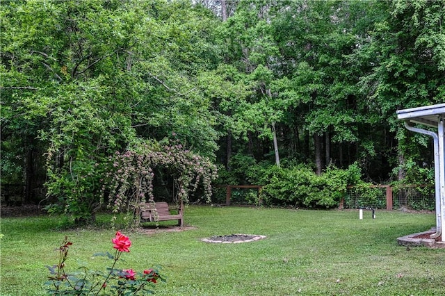 view of yard featuring fence