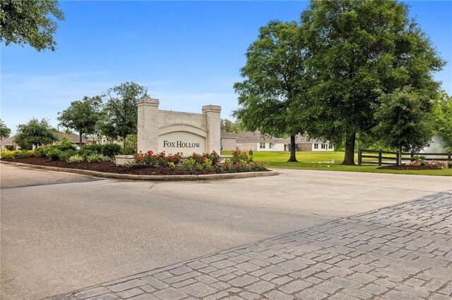 48345 Red Fox Dr, Hammond, LA 70401 - community / neighborhood sign with driveway and fence