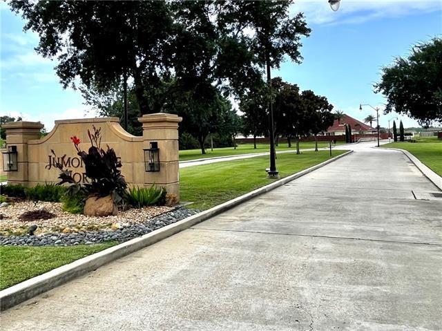 3104 Rue Marcelle Dr, Meraux, LA 70075