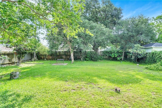 809 Oakwood Dr, Terrytown, LA 70056 - view of yard featuring a fenced backyard