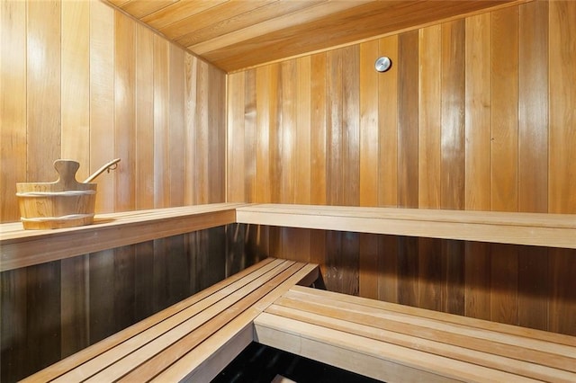 5640 Bancroft Dr, New Orleans, LA 70122 - relaxing sauna featuring wood walls