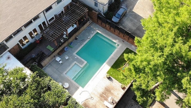 5640 Bancroft Dr, New Orleans, LA 70122 - view of subject property with a pool