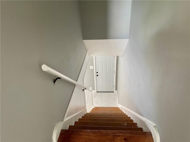 2644 Ramsey Dr, New Orleans, LA 70131 - view of staircase