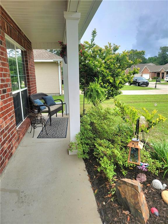 view of patio / terrace with a porch