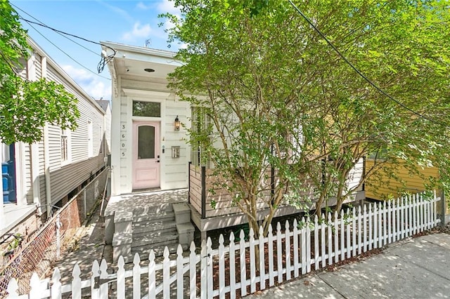 3605 Constance St, New Orleans, LA 70115 - entrance to property featuring fence