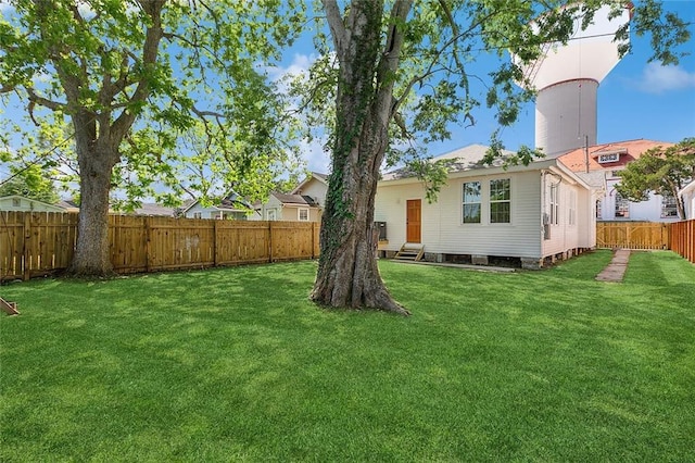 2113 Leonidas St, New Orleans, LA 70118 - fenced backyard featuring entry steps