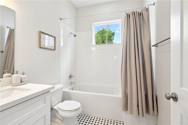 223 S White St, New Orleans, LA 70119 - full bathroom with vanity, toilet, and shower / bathtub combination with curtain