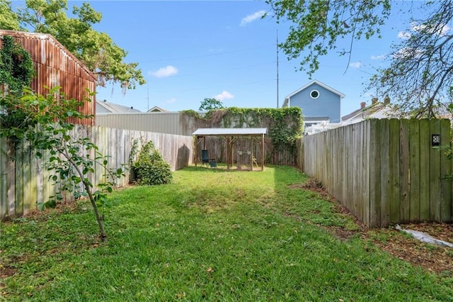 223 S White St, New Orleans, LA 70119 - view of yard featuring a fenced backyard