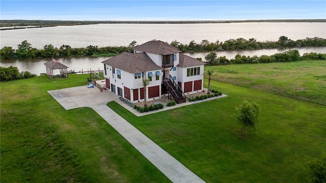 bird's eye view featuring a water view