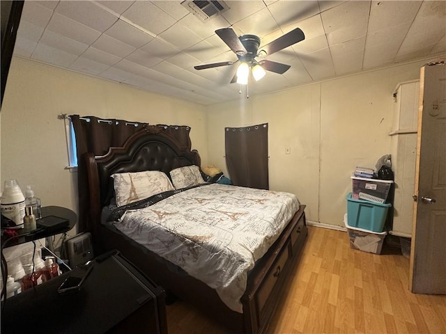 3024 Kansas St, New Orleans, LA 70114 - bedroom featuring a ceiling fan, light wood-type flooring, and visible vents