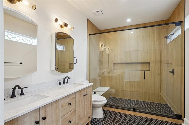 925 Picheloup Pl, New Orleans, LA 70119 - full bath with a stall shower and double vanity