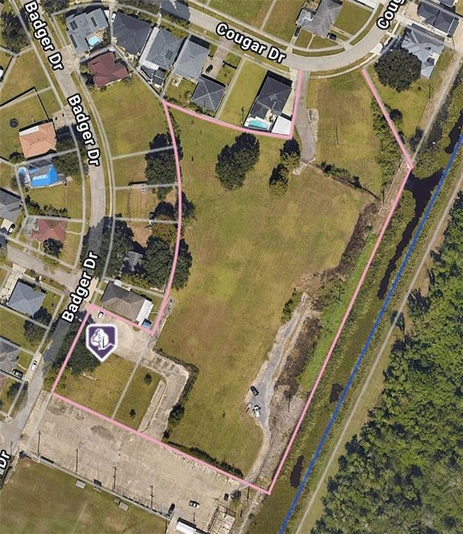 815 Badger Dr, Arabi, LA 70032