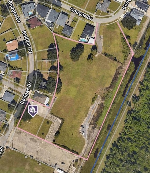 815 Badger Dr, Arabi, LA 70032