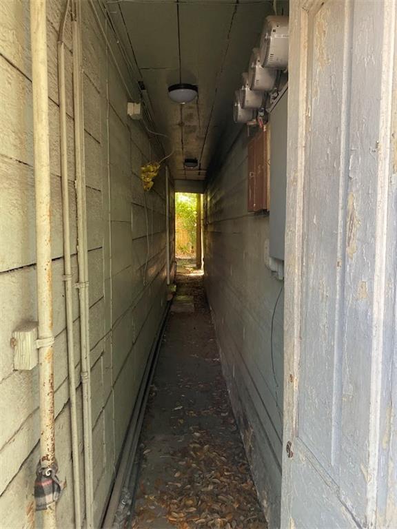 122628 Carondelet St, New Orleans, LA 70130 - view of hallway