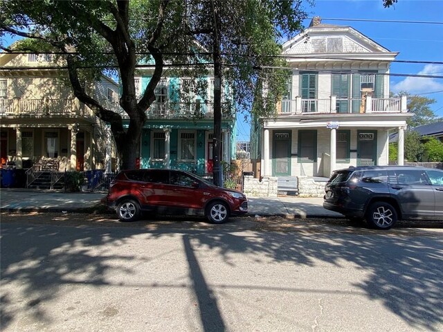 122628 Carondelet St, New Orleans, LA 70130 - view of front facade with a balcony