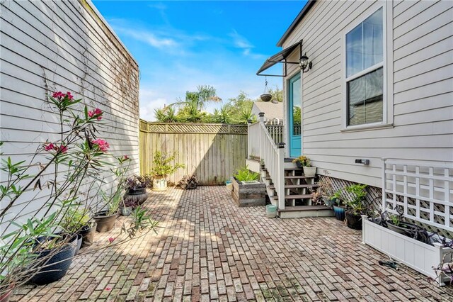 2540 Saint Ann St, New Orleans, LA 70119 - view of patio