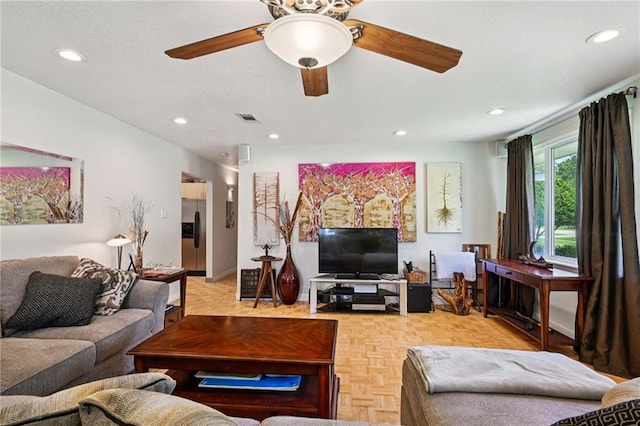 389 Hickory Dr, Slidell, LA 70458 - living room with a ceiling fan and recessed lighting
