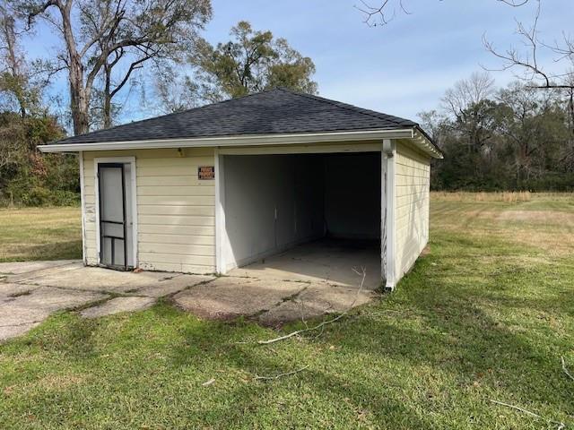 41012 S Range Rd, Ponchatoula, LA 70454 - view of garage