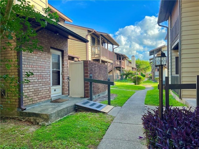 2912 Manhattan Blvd Unit 133, Harvey, LA 70058 - view of property's community featuring a yard and a residential view