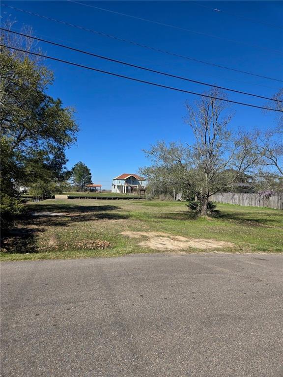 Nineteenth St, Bay Saint Louis, MS 39520
