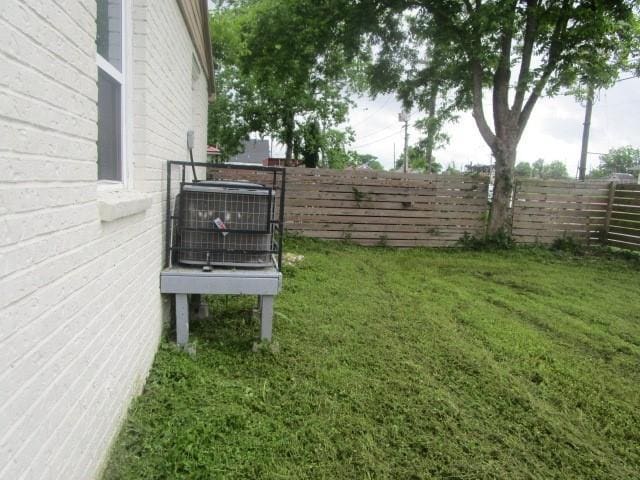 4701 Marais St, New Orleans, LA 70117 - view of yard featuring cooling unit