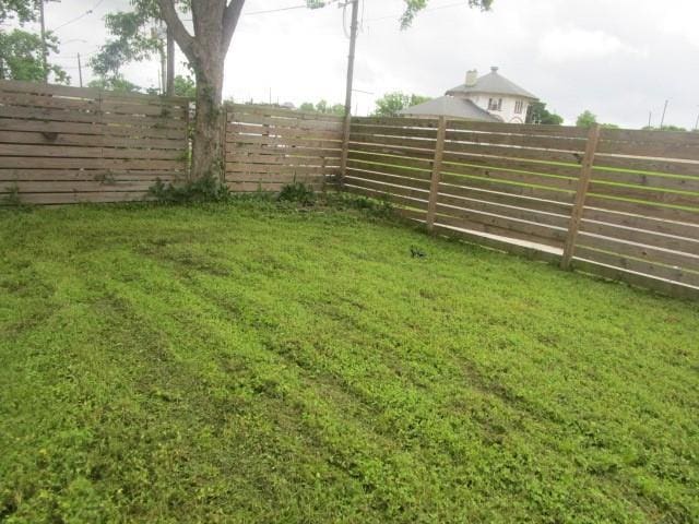 4701 Marais St, New Orleans, LA 70117 - view of yard