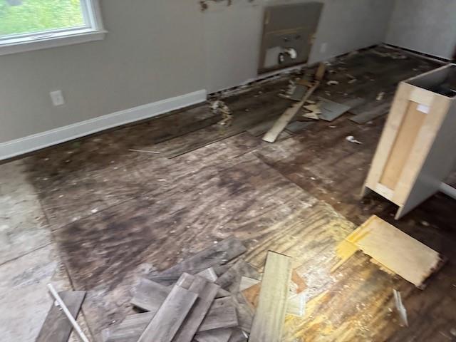4701 Marais St, New Orleans, LA 70117 - detailed view of baseboards