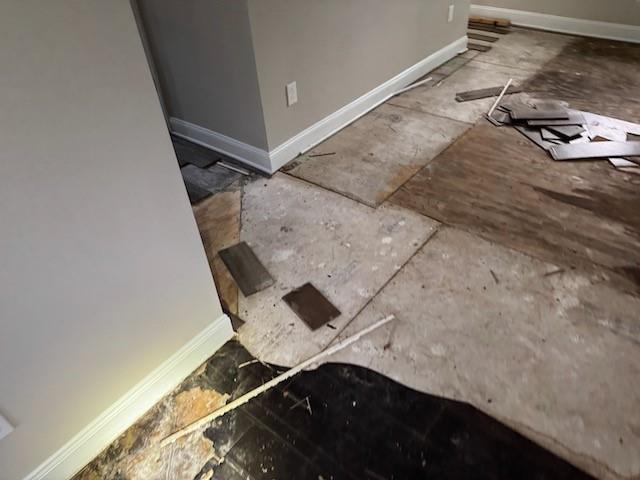 4701 Marais St, New Orleans, LA 70117 - detailed view of baseboards