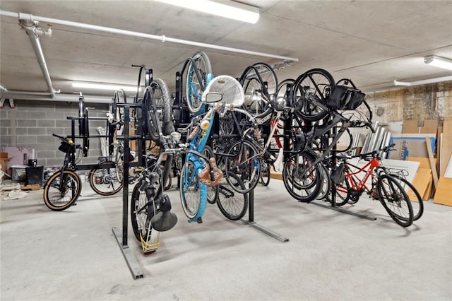 700 Magazine St Unit 513, New Orleans, LA 70130 - garage featuring bike storage