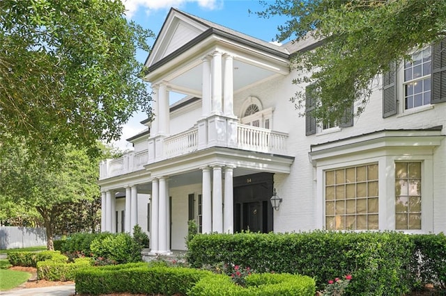 54 Beresford Dr, Metairie, LA 70001 - greek revival house with a balcony