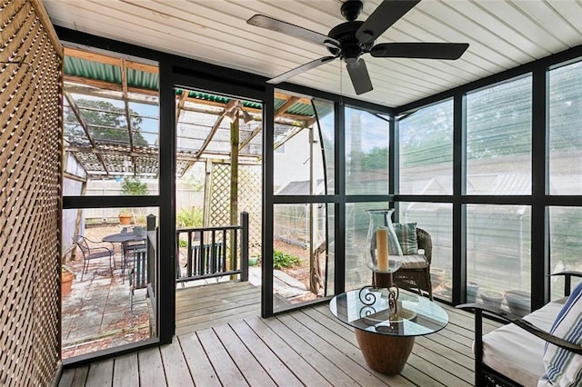 403 Athania Pkwy, Metairie, LA 70001 - unfurnished sunroom featuring ceiling fan and outdoor dining area