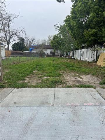 9207 Apple St, New Orleans, LA 70118