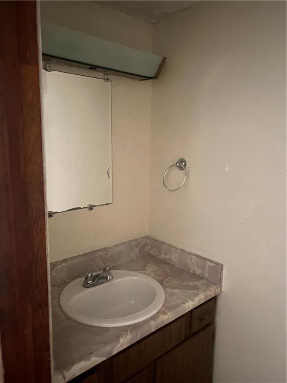 533 Evangeline Ct, La Place, LA 70068 - bathroom with vanity