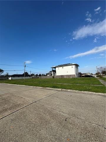 700 Cougar Dr, Arabi, LA 70032