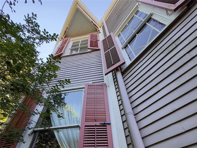 view of home's exterior
