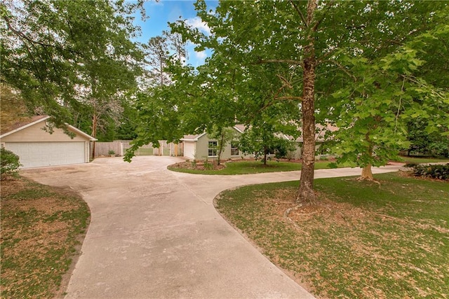 156 Oak Holw, Hammond, LA 70401 - view of front facade featuring fence