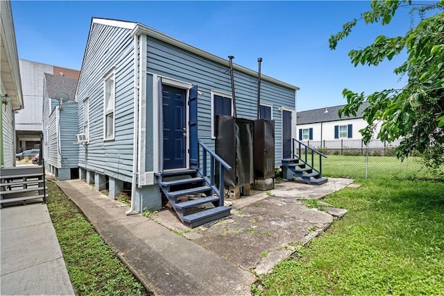 2025 Conti St, New Orleans, LA 70112 - back of property featuring entry steps