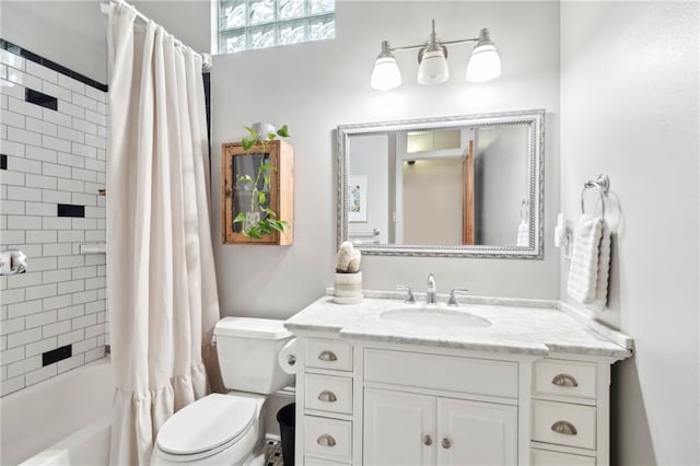 215 N Scott St, New Orleans, LA 70119 - full bath featuring toilet, shower / bath combo with shower curtain, and vanity