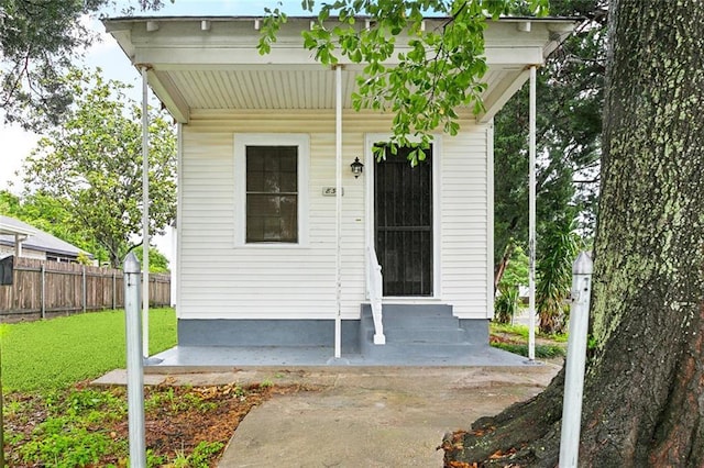 838 Jefferson St, Gretna, LA 70053 - view of exterior entry featuring covered porch