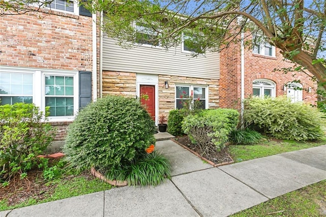 300 Terry Pkwy Unit B, Terrytown, LA 70056 - entrance to property with stone siding