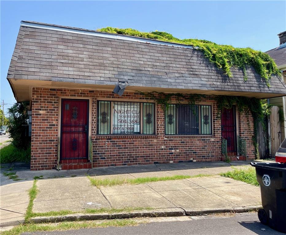 2037 Lapeyrouse St, New Orleans, LA 70116